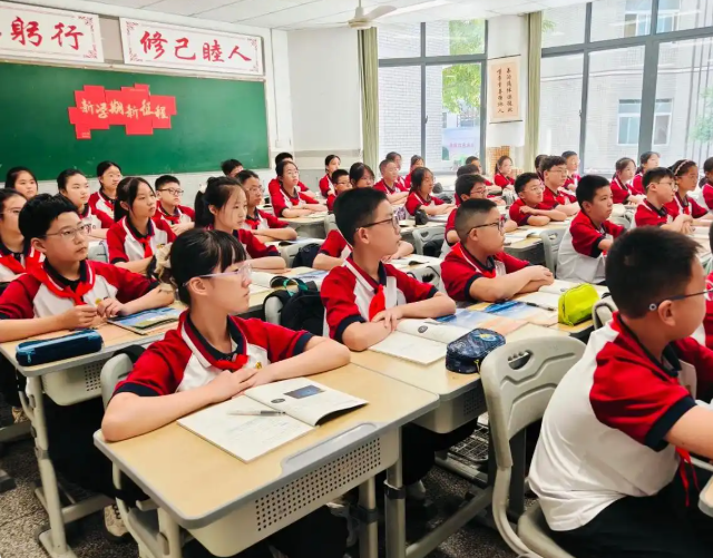 鼓舞校园充分利用校园周边公园绿地时时